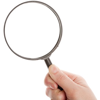hand-holding-magnifying-glass_sizeXS